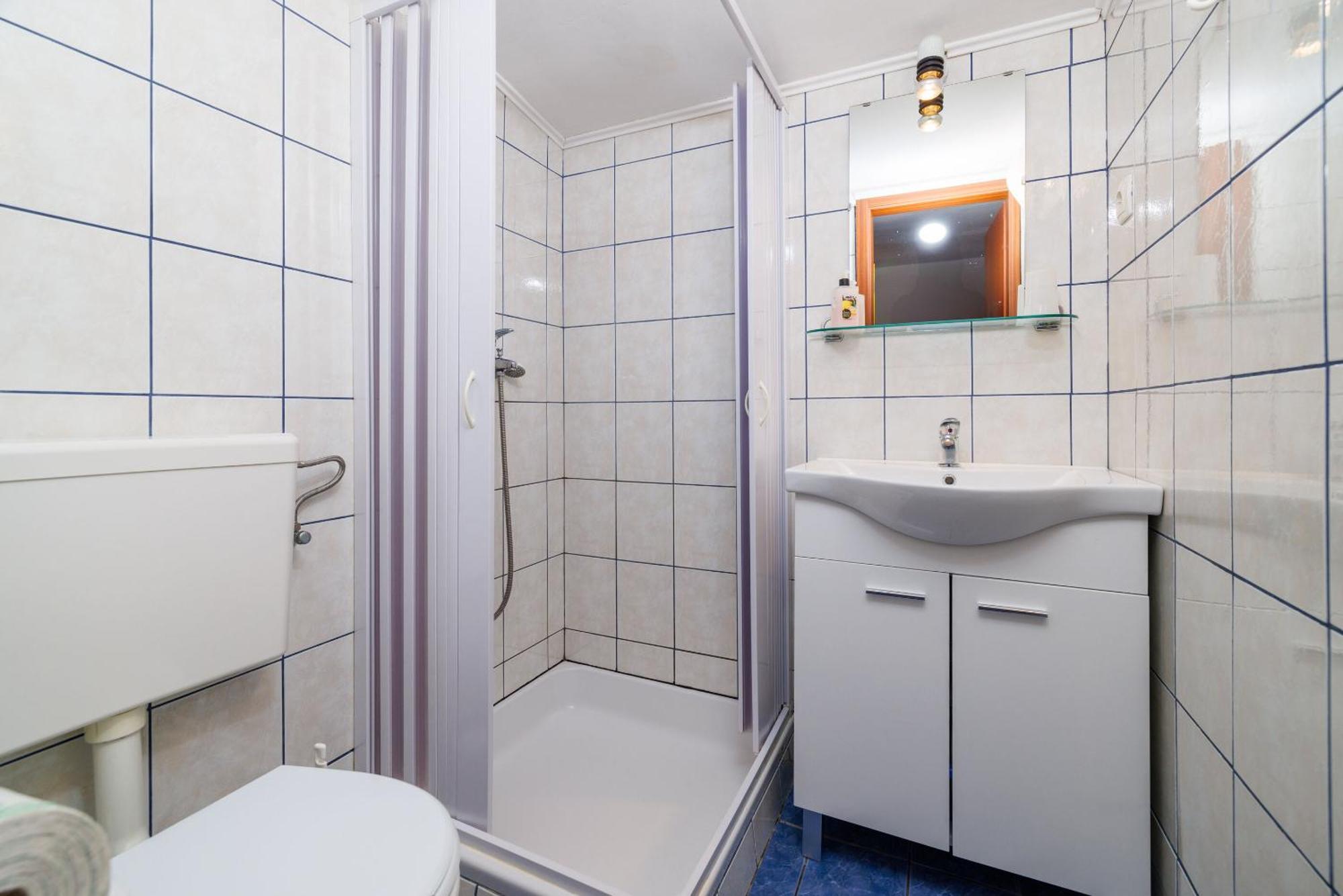 Apartments And Room Mirjana Драмал Екстериор снимка
