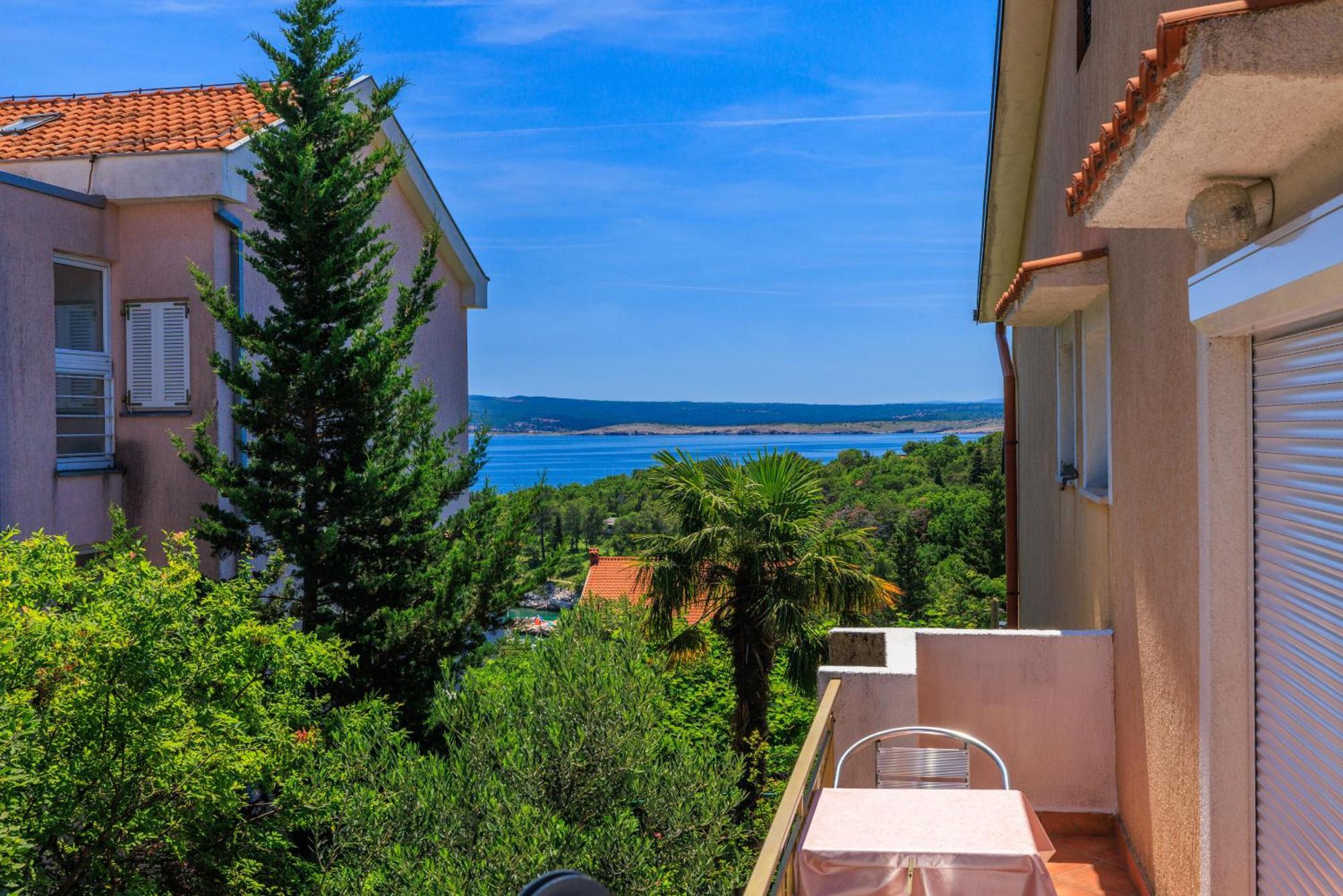 Apartments And Room Mirjana Драмал Екстериор снимка